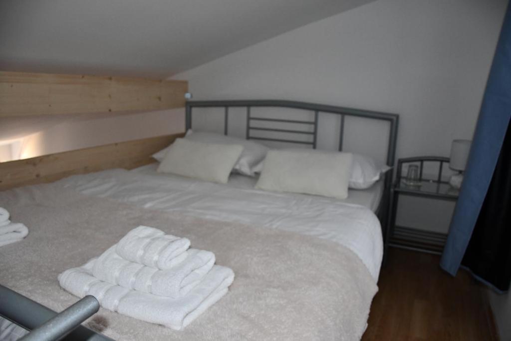 Luma Rooms Rudina Exteriör bild