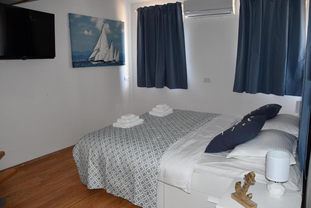 Luma Rooms Rudina Exteriör bild