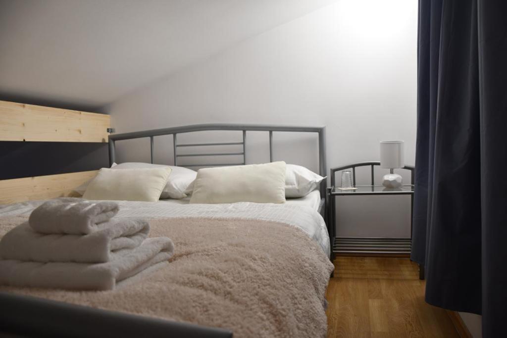 Luma Rooms Rudina Exteriör bild